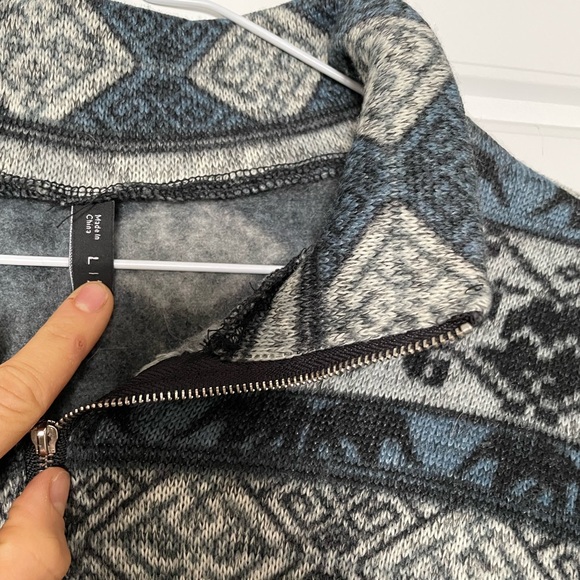 Patterned quarter zip - Picture 3 of 4